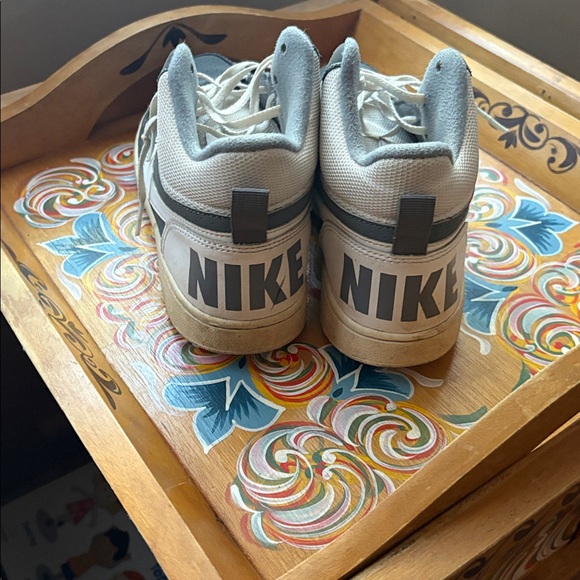 Nike High-Top Sneakers in Dark Gray and White 6Y or women’s 7.5-8 - Picture 2 of 9